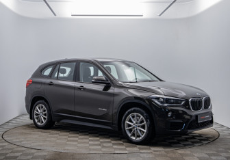 Подержанный автомобиль BMW X1 2016 года (3 фото)