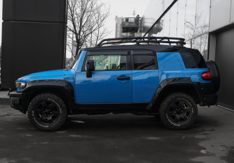 Подержанный автомобиль Toyota FJ Cruiser 2007 года (8 фото)