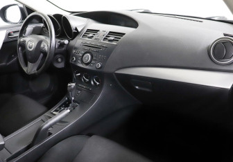 Подержанный автомобиль Mazda 3 Hatchback 2012 года (5 фото)