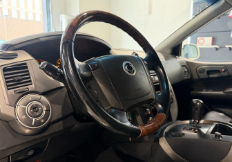 Подержанный автомобиль SsangYong Kyron 2010 года (12 фото)