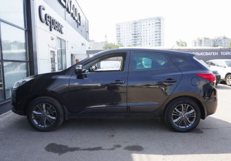 Подержанный автомобиль Hyundai ix35 2015 года (8 фото)