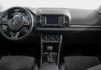 Подержанный автомобиль Skoda Karoq 2020 года (11 фото)