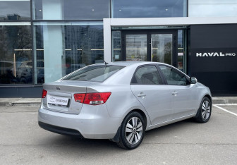 Подержанный автомобиль Kia Cerato Sedan 2012 года (5 фото)