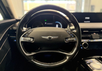 Подержанный автомобиль Genesis G80 2021 года (13 фото)