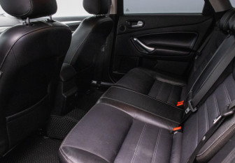 Подержанный автомобиль Ford Mondeo Sedan 2009 года (11 фото)