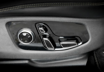 Подержанный автомобиль Genesis G90 2022 года (26 фото)