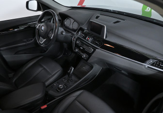 Подержанный автомобиль BMW X1 2019 года (9 фото)