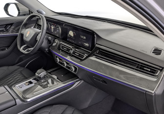 Подержанный автомобиль Hongqi HS5 2024 года (13 фото)