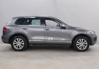 Подержанный автомобиль Volkswagen Touareg 2012 года (4 фото)