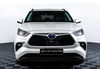 Подержанный автомобиль Toyota Highlander 2020 года (2 фото)