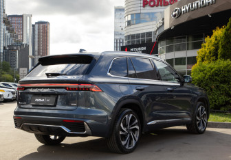 Подержанный автомобиль Geely Monjaro 2023 года (4 фото)