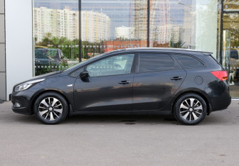 Подержанный автомобиль Kia Ceed Wagon 2014 года (8 фото)