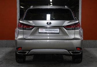 Подержанный автомобиль Lexus RX 2020 года (6 фото)