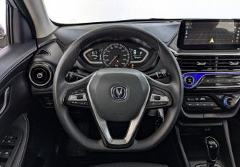 Подержанный автомобиль Changan Alsvin 2023 года (22 фото)