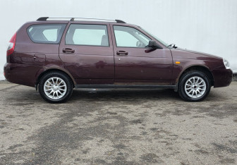 Подержанный автомобиль LADA (ВАЗ) Priora Wagon 2010 года (4 фото)