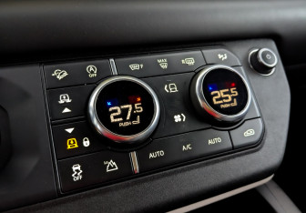 Подержанный автомобиль Land Rover Defender Suv 2020 года (28 фото)