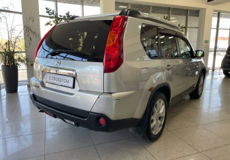 Подержанный автомобиль Nissan X-Trail 2008 года (4 фото)