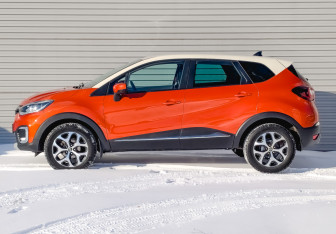 Подержанный автомобиль Renault Kaptur 2017 года (8 фото)