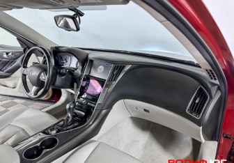 Подержанный автомобиль Infiniti Q50 2015 года (9 фото)