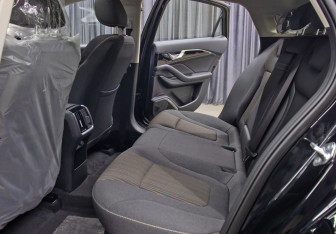 Новый FAW Bestune B70 2023 (12 фото)