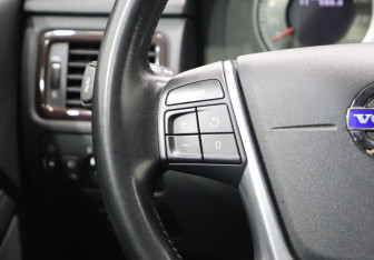 Подержанный автомобиль Volvo XC70 2012 года (16 фото)