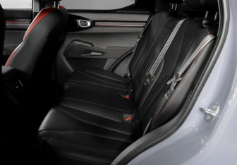 Подержанный автомобиль Haval H3 2024 года (10 фото)