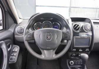 Подержанный автомобиль Renault Duster 2016 года (13 фото)
