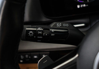 Подержанный автомобиль Kia Carnival 2021 года (35 фото)