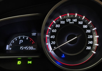 Подержанный автомобиль Mazda 3 Sedan 2014 года (14 фото)