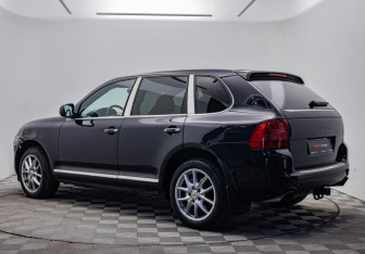 Подержанный автомобиль Porsche Cayenne 2006 года (3 фото)