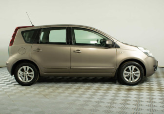 Подержанный автомобиль Nissan Note 2012 года (4 фото)