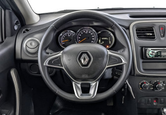 Подержанный автомобиль Renault Logan Sedan 2019 года (22 фото)