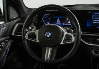Подержанный автомобиль BMW X7 2022 года (12 фото)