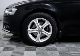 Подержанный автомобиль Audi A4 Sedan 2013 года (15 фото)