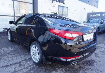 Подержанный автомобиль Kia Optima Sedan 2011 года (7 фото)