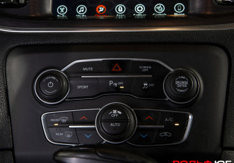 Подержанный автомобиль Dodge Charger Sedan 2017 года (5 фото)