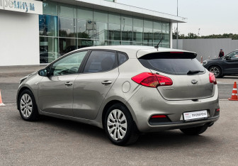 Подержанный автомобиль Kia Ceed Wagon 2013 года (7 фото)