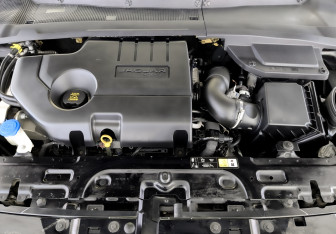 Подержанный автомобиль Jaguar E-Pace 2018 года (9 фото)