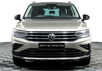 Подержанный автомобиль Volkswagen Tiguan 2021 года (2 фото)