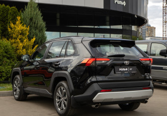 Новый Toyota RAV4 2025 (5 фото)