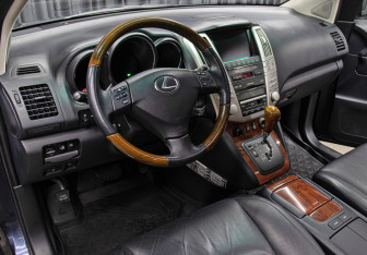 Подержанный автомобиль Lexus RX 2008 года (15 фото)