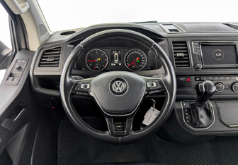 Подержанный автомобиль Volkswagen Multivan 2019 года (22 фото)