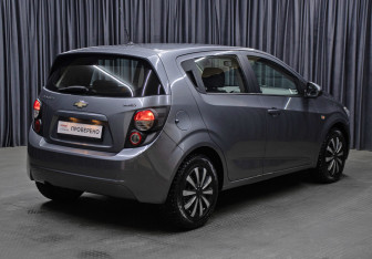 Подержанный автомобиль Chevrolet Aveo Hatchback 2013 года (5 фото)