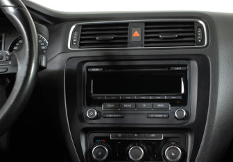 Подержанный автомобиль Volkswagen Jetta Sedan 2011 года (12 фото)