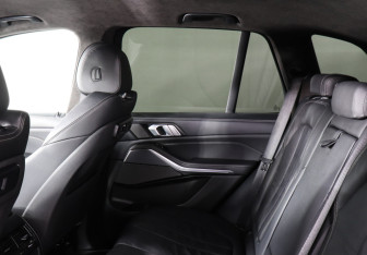 Подержанный автомобиль BMW X5 2019 года (15 фото)