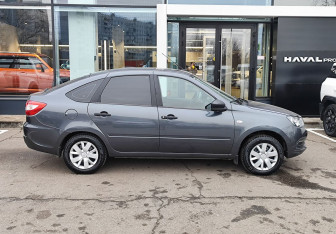 Подержанный автомобиль LADA (ВАЗ) Granta Hatchback 2018 года (4 фото)