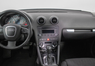 Подержанный автомобиль Audi A3 Hatchback 2007 года (14 фото)