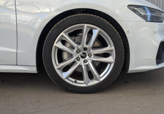 Подержанный автомобиль Audi A7 2021 года (18 фото)