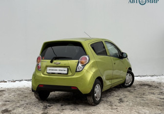 Подержанный автомобиль Chevrolet Spark 2011 года (5 фото)
