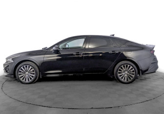 Подержанный автомобиль Kia K5 2020 года (8 фото)